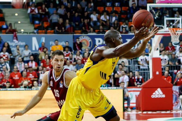 居领先位置 居领先位置