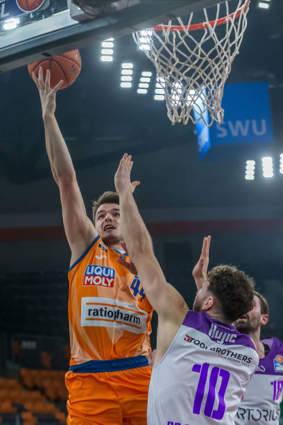 敌一役中 敌一役中